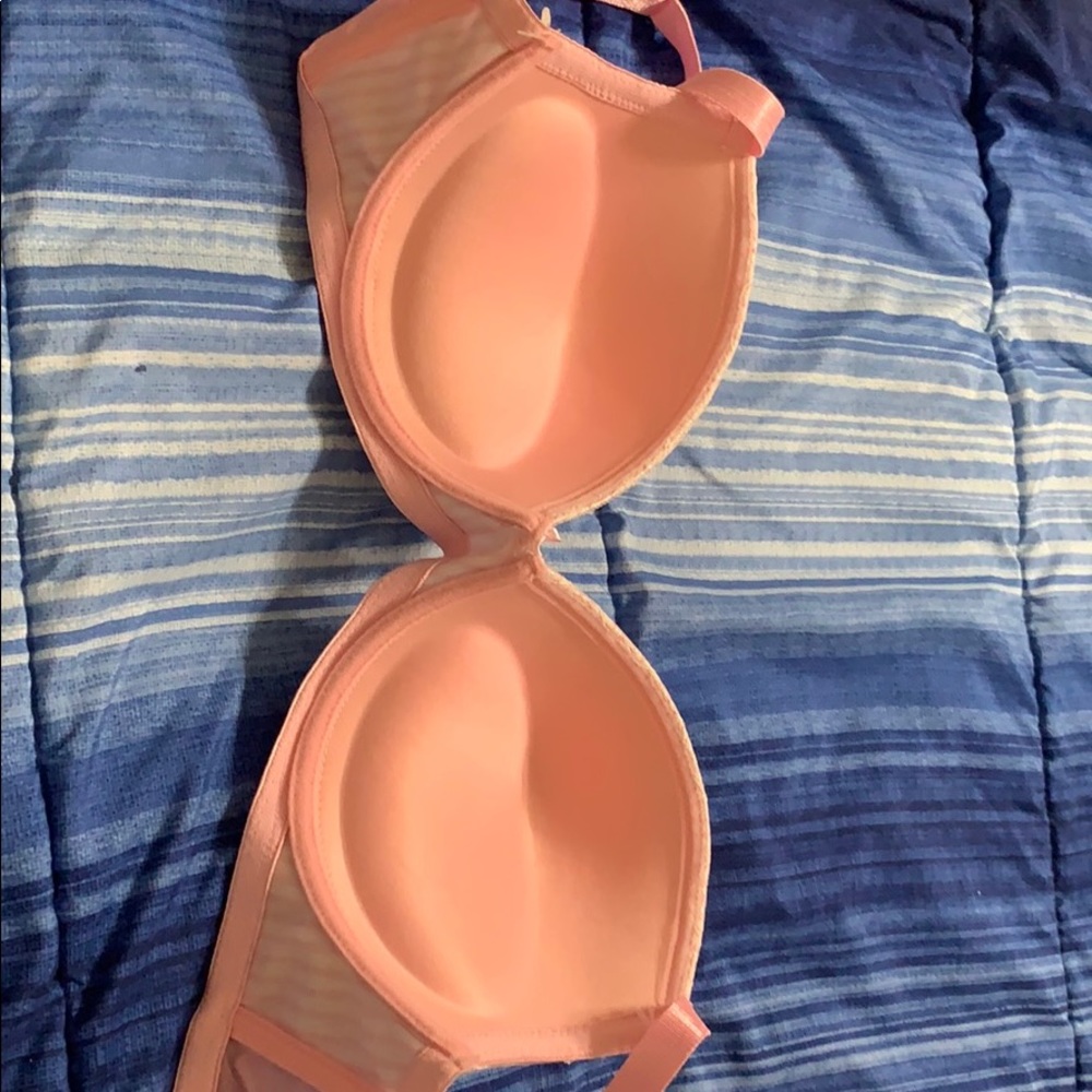 Pink bra - Picture 3 of 5